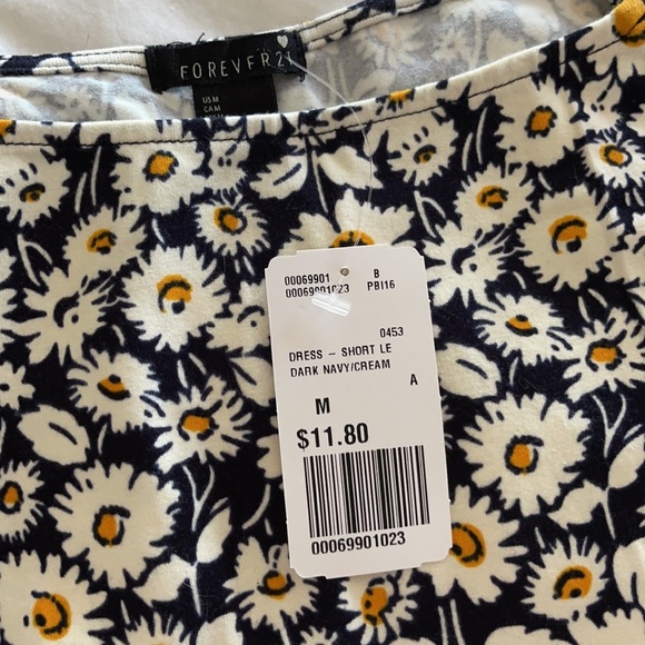 3 for $20 || Cute daisy pattern on navy minidress 95% cotton M - Picture 6 of 6